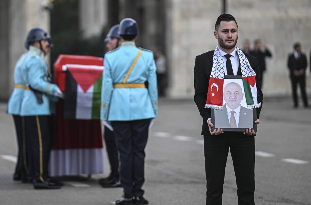 Hasan Bitmez için Meclis'te cenaze töreni. Babası Filistin atkısıyla uğurladı 35